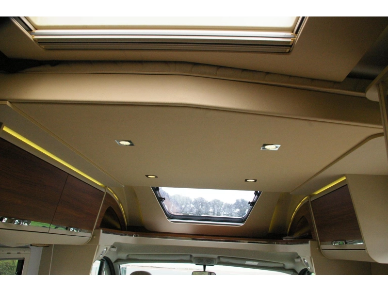 Adria Matrix Plus 670 SL Camas individuales, Cama abatible. foto: 10