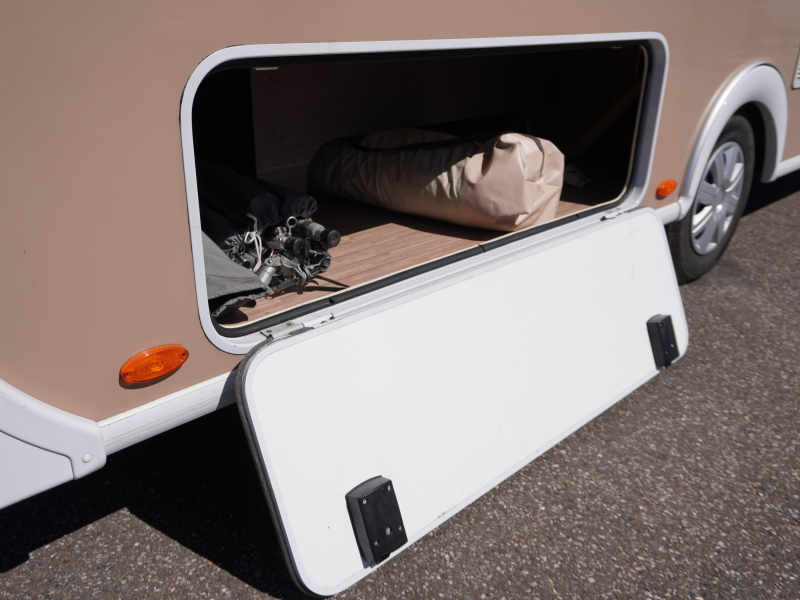 Dethleffs Tourist HD 460 MET UNICO VOORTENT  foto: 14