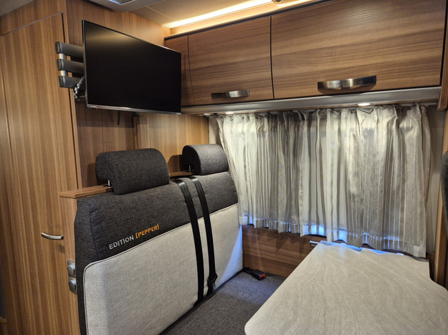 Weinsberg CARACOMPACT 600 MEG PEPPER 163 PK SLECHTS 47.451 KM !! TV + SATELLIET LENGTEBEDDEN CRUISE CONTROL foto: 12