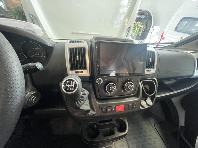Weinsberg CaraSuite 650 MF 5 gordels, met hefbed foto: 16