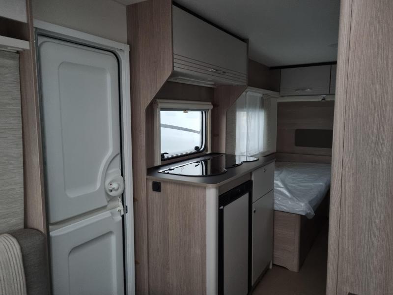 Bürstner Premio Life 480 TL -lengtebedden  foto: 14