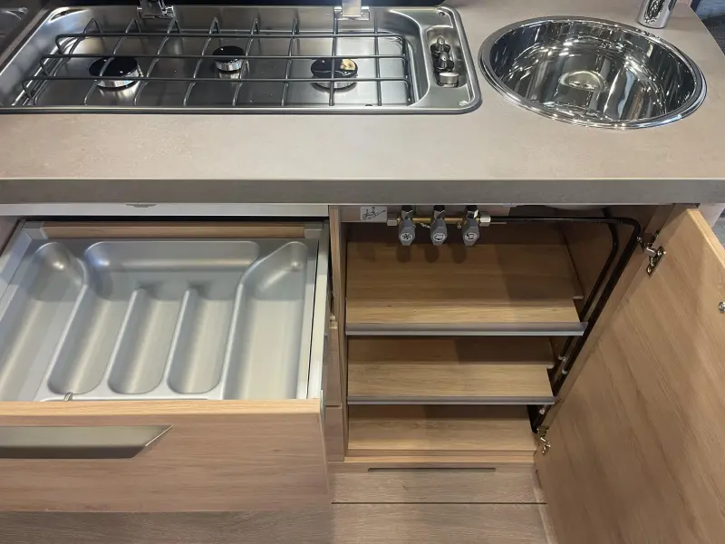 Knaus Sudwind Black Selection 540 UE +Panoraam+Vloerverwarming  foto: 10