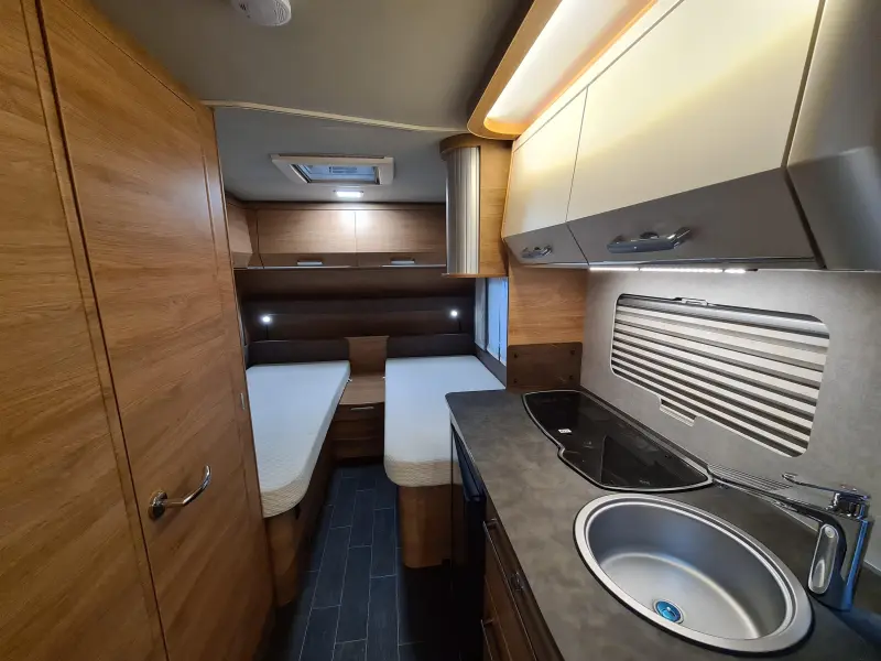 Tabbert Da Vinci 460 E Met Voortent  foto: 11