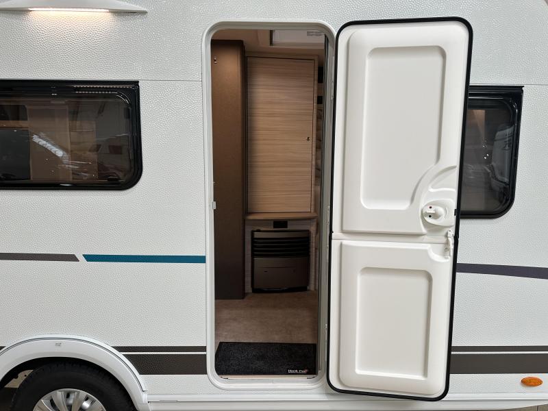 Dethleffs C'Joy 460 LE fietsendrager| ex-verhuur  foto: 8