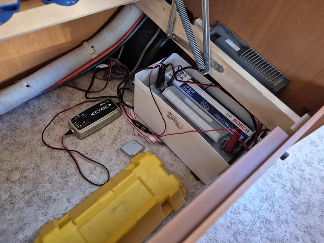 Fendt 560 GT Enkele bedden, Mover, Airco, Cassetteluifel etc foto: 19