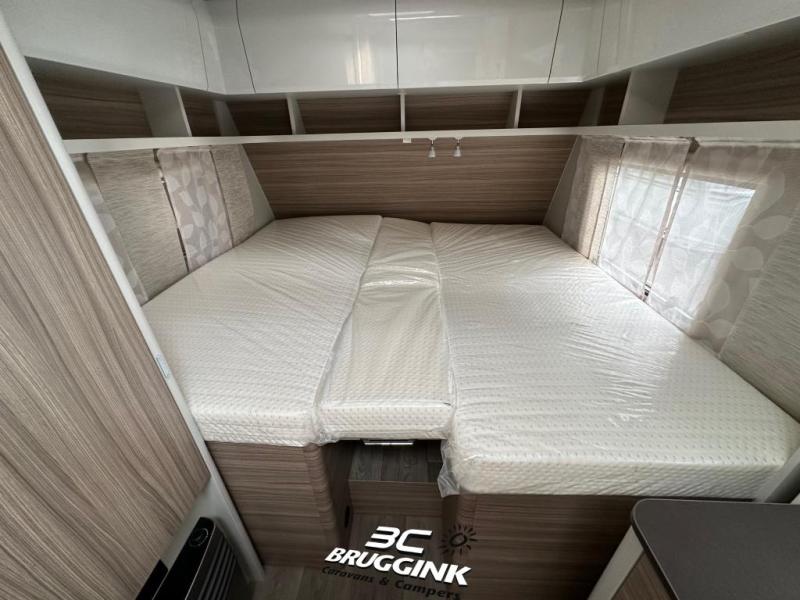 Bürstner Averso Plus 520 TL - ENKELE BEDDEN  foto: 11