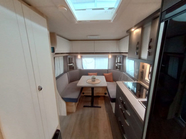 Hobby De Luxe 460 UFe Foto: 15