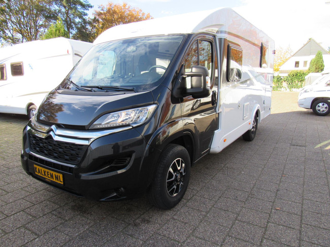 Hymer Carado V339 Europa Edition Zwart Queensbed 15dkm 2022 foto: 3