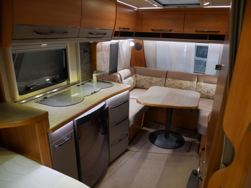 Eriba Nova GL 465 Incl. mover y toldo foto: 14