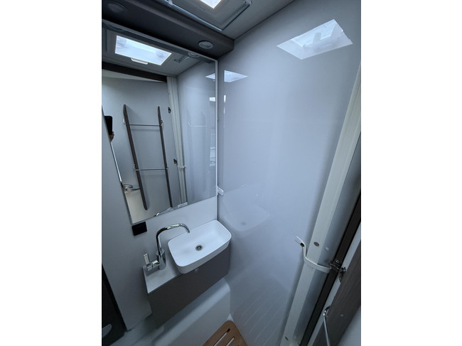 Carado T448 Pro+ Autom&aacute;tico 5 asientos y plazas para dormir foto: 14