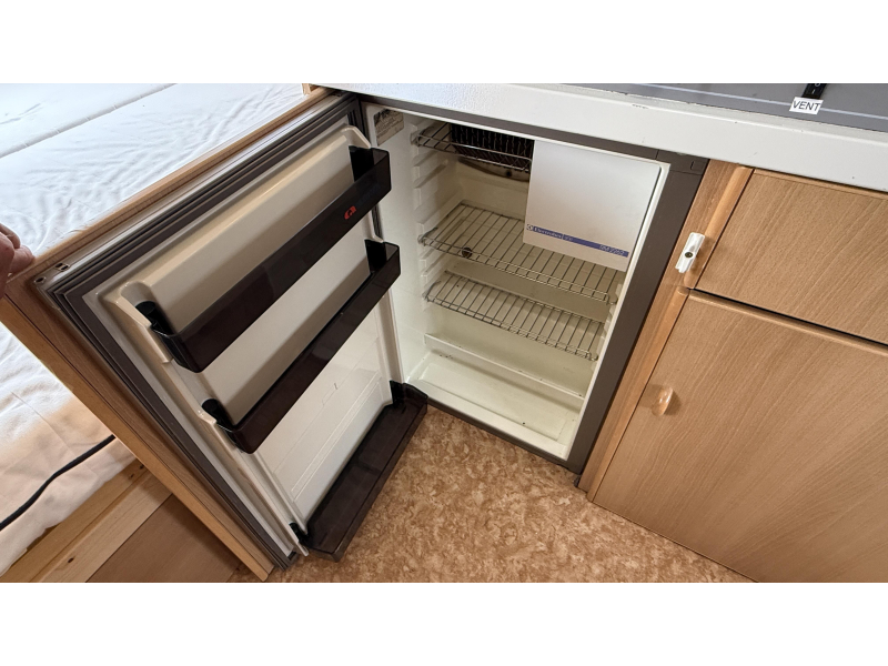 Adria Optima 425 TK Festbett Sitz Toilettenraum Foto: 9