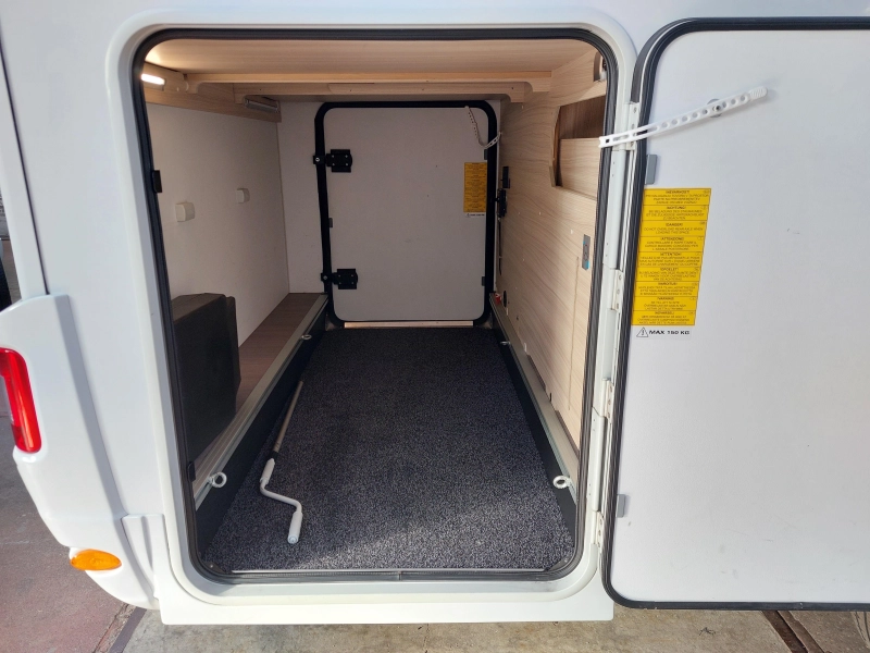 Adria Compact DL Lengtebedden face2face  foto: 9