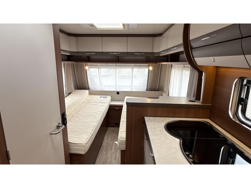 LMC Vivo 470 E enkele bedden zitgroep  foto: 10