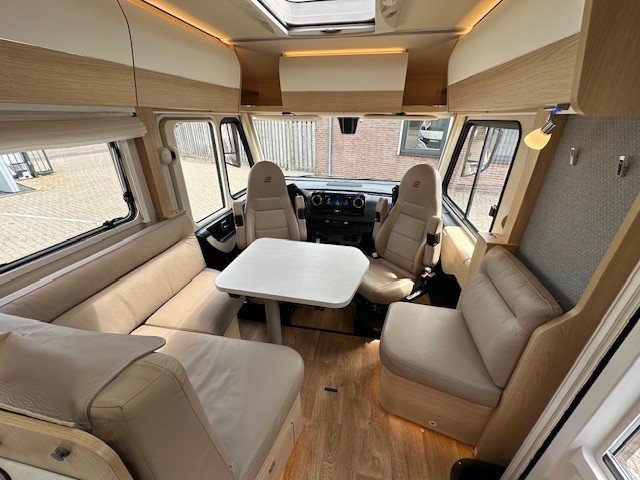 Hymer BMC-I 680, automaat, zonder hefbed! foto: 3