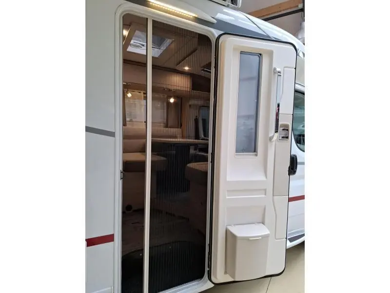 LMC Cruiser 732 G Enkele Bedden AUTOMAAT  foto: 2