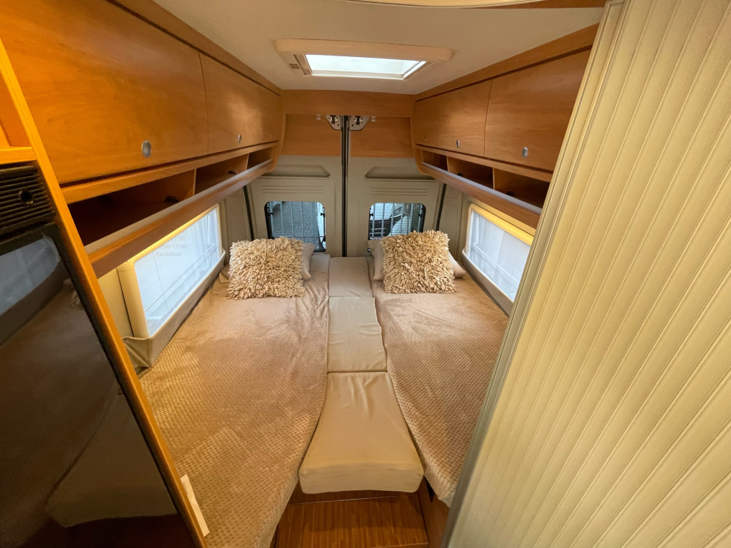 pössl ROADCRUISER XL ENKELE BEDDEN VERHOOGD TREKHAAK foto: 16