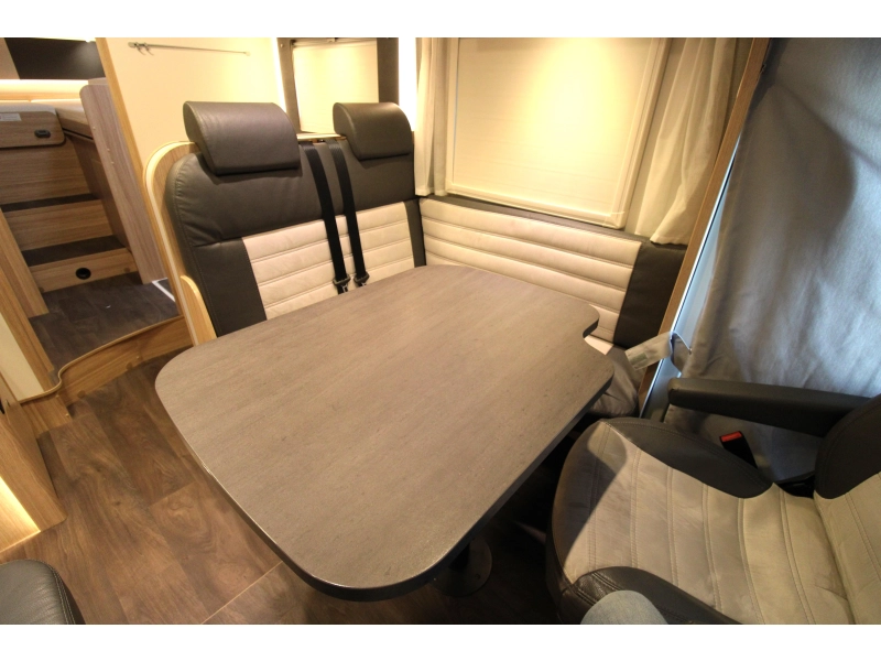 Sunlight T 68 Adventure Edition Camas individuales / Cama abatible foto: 6