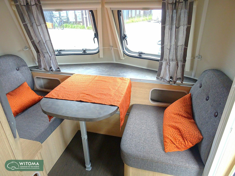 Eriba Touring - 60 Edition 430 beautifully complete photo: 3