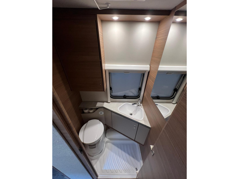 Knaus Sport E-Power Selection 500 EU mover, luifel, fietsenrek  foto: 16