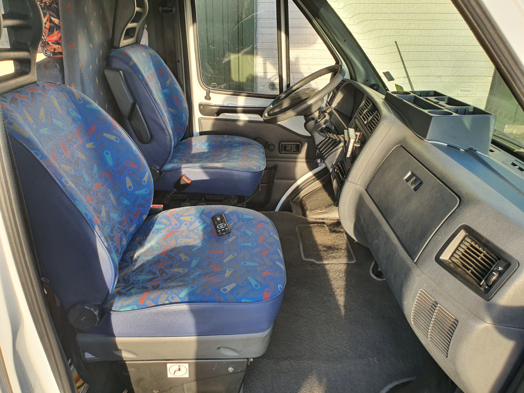 Fiat Ducato 2.8 tdi Bürstner 2 zonnepanelen 6 zitplaatsen foto: 3