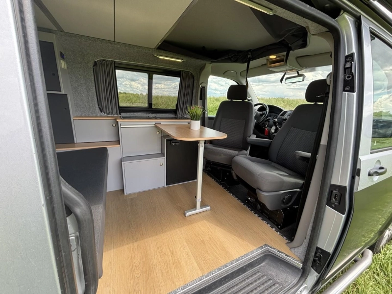 Volkswagen T5  foto: 15