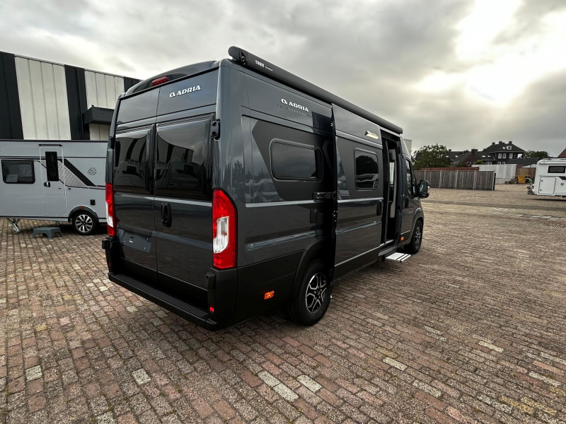 Adria Twin Supreme 640 SLB Bekleding Leer  foto: 1