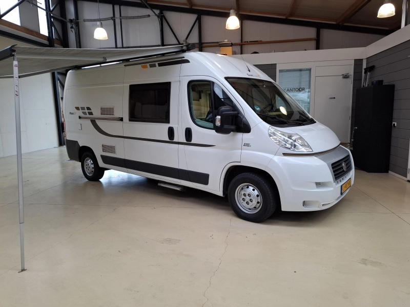 Adria Twin 600 SP Sunliving 130PK Solaire 