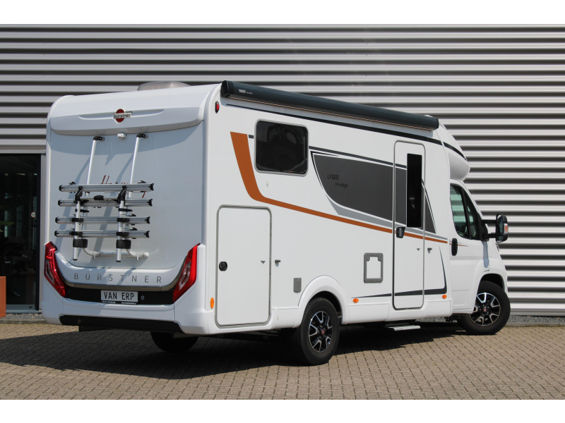 Bürstner Lyseo Harmony Line 690 Fiat 140PK Lengtebedden  foto: 2