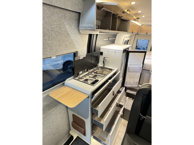 Hymer Grand Canyon S 700 4x4 - toit relevable - lit longitudinal photo : 7