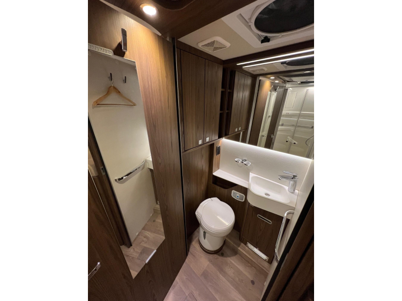 Hymer B ML I 780 schotel, airco, enkelbed  foto: 14