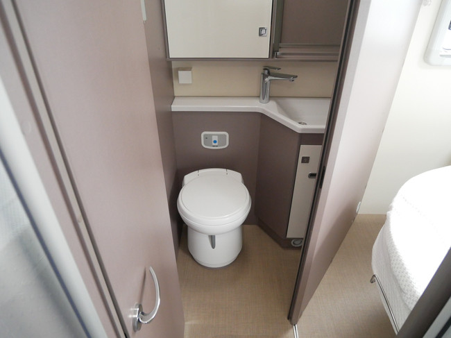 Bürstner Lyseo Privilege TD 732 Queensbed / Face to Face foto: 13