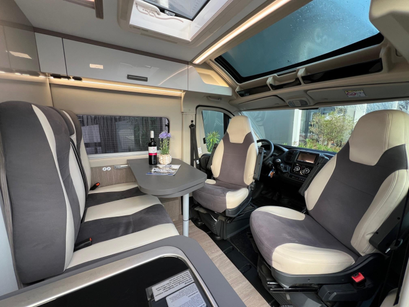 Chausson V697 VIP dakairco, busbiker,luifel  foto: 1