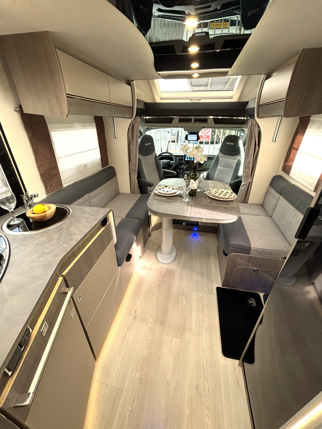 Chausson 768 XLB Titanium AUTOMAAT QUEENSBED + HEFBED + F2F foto: 11