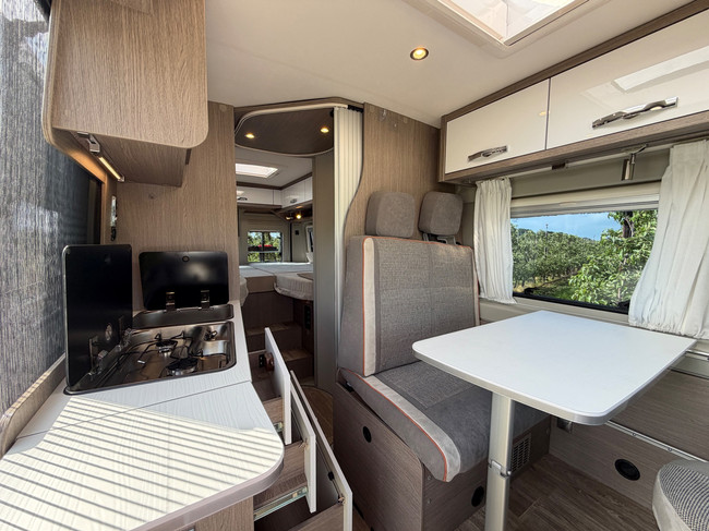 P&ouml;ssl Roadcruiser 2 A&Ntilde;OS DE GARANT&Iacute;A / Autom&aacute;tico de 9 velocidades 2024 Solar / AllSeasons / Navi / Portabicicletas giratorio foto: 1