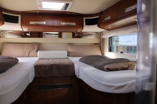 Carthago Chic E Line I 50 Yachting Fiat used 05-2017 automatic transmission Level system (120 photo: 59