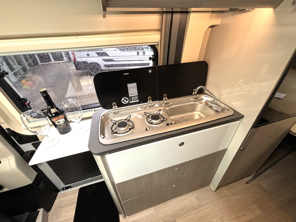 Chausson V594 Roadline QUERBETT FIAT8 LUFTFEDERUNG 5.99M Foto: 6
