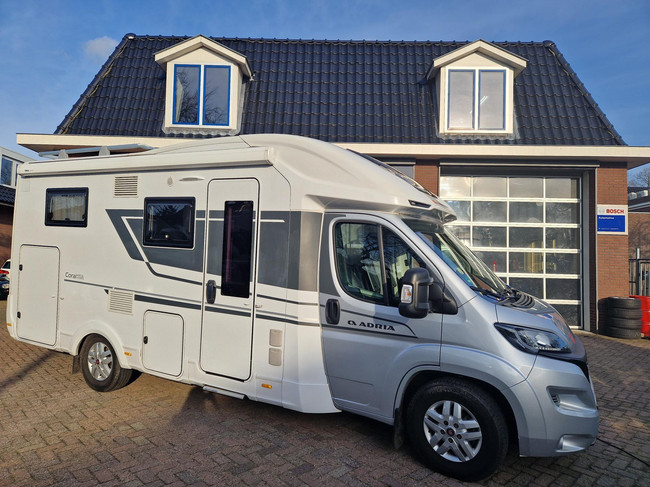 Adria Coral 600SL Axess Automaat | Lengtebedden | Cruise Control | Dakairco | Fietsendrager | Etc.