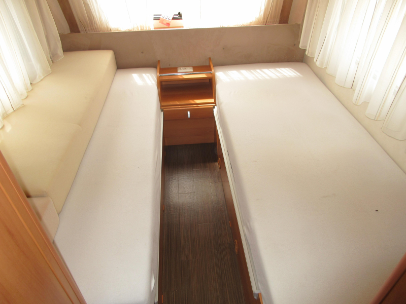 Eriba Feeling 470 CAMAS INDIVIDUALES Y MOVER foto: 4