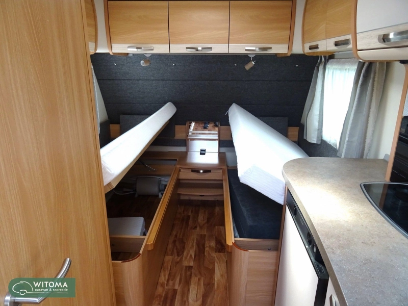 Knaus Sudwind Limited Edition 460 EU mover-Thule omnistor luif Foto: 9