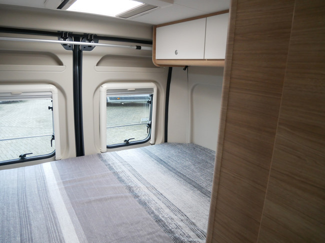RoadCar (Pössl Groep) R540, Compacte 5.40 Meter Buscamper foto: 18