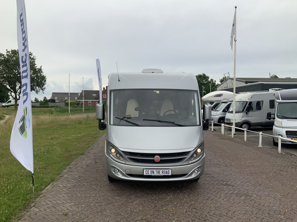 Bürstner Aviano 727 2.3 AUTOMAAT  150  PK integraal ,  Motor-airco  , Queens-bed , gelijkvloers , zij  zitgroep Bj. 2012 Camper centrum on the road foto: 1