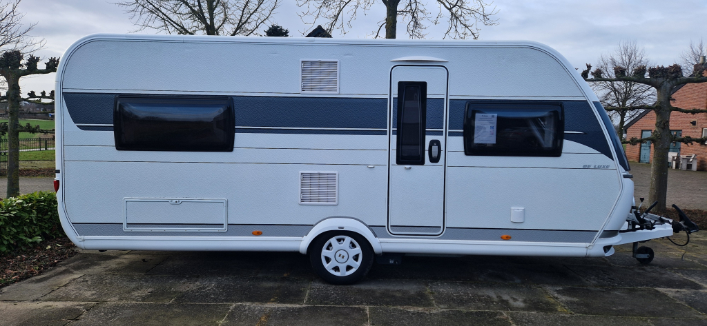 HOBBY Hobby De Luxe 540 FU – Frans Bed – Mover (Autark) foto: 1