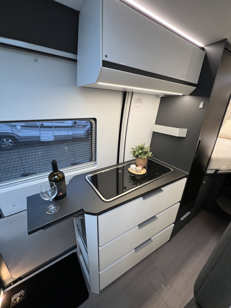 Adria Twin Supreme 640 SLB ENKELE BEDDEN SKYROOF CAMERA foto: 6