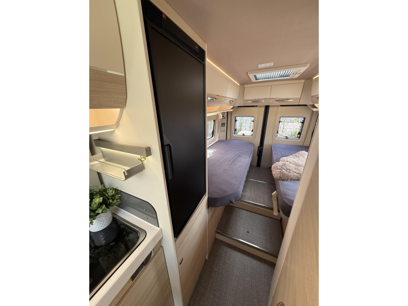 Eura Mobil Van 635 EB V635 EB Lage bedden!  foto: 14
