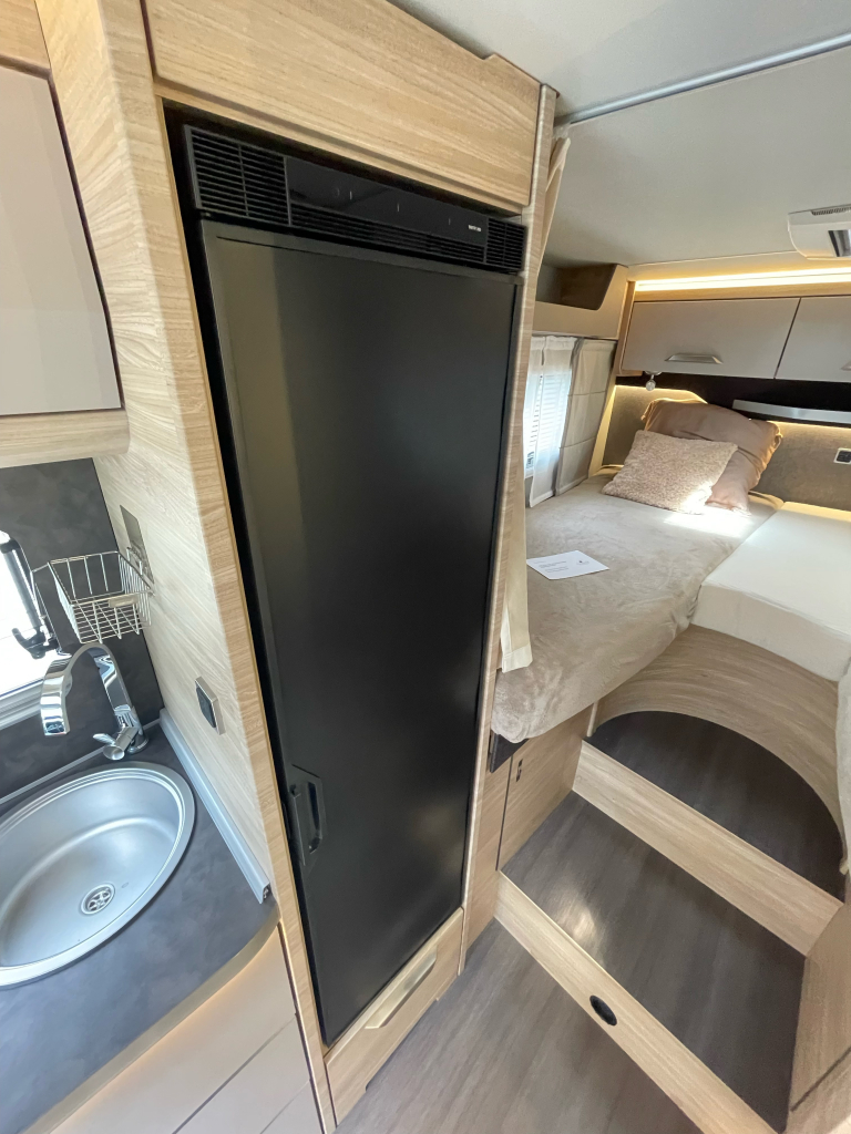 Knaus PLATINUM 650 MEG SINGLE BEDS AUTOMATIC photo: 6