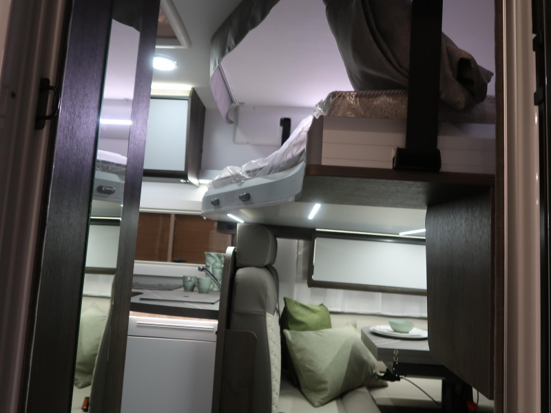 Benimar Cocoon 496 QUEENS BED photo: 18