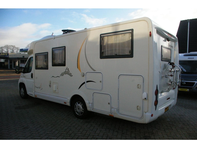 Benimar Perseo 560 Enkele bedden, XXL Garage  foto: 3