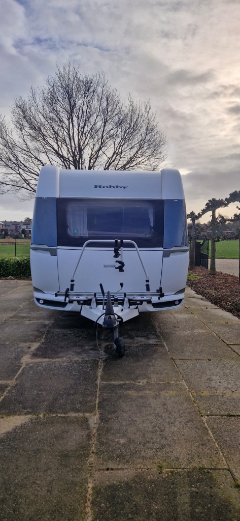 HOBBY Hobby De Luxe 540 FU – Frans Bed – Mover (Autark) foto: 3