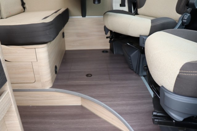 Kompakter Camperbus Boxstar Street 600 aus dem Hause Knaus kompakt 5.99 m Querbett Fiat 140 PS (47 Foto: 24