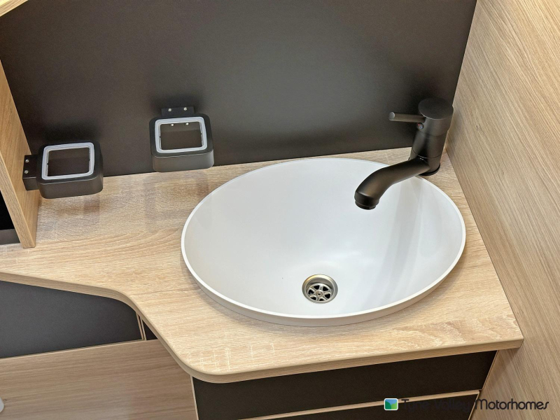 Chausson 797 Titanium single beds and automatic photo: 6